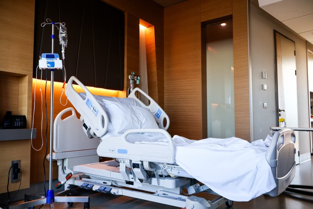 Life Care Manual and Electric Medical Beds: The Ultimate Solution for Patient Care and Comfort in Pakistan