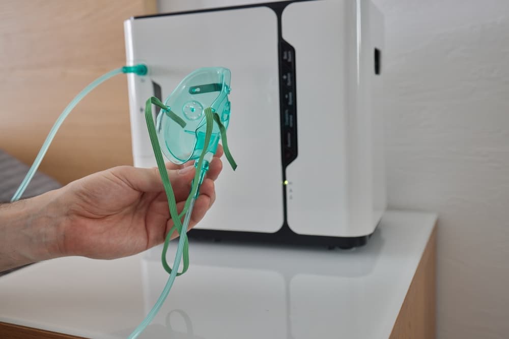 Oxygen Concentrators vs. Oxygen Tanks: Which is Right for You?