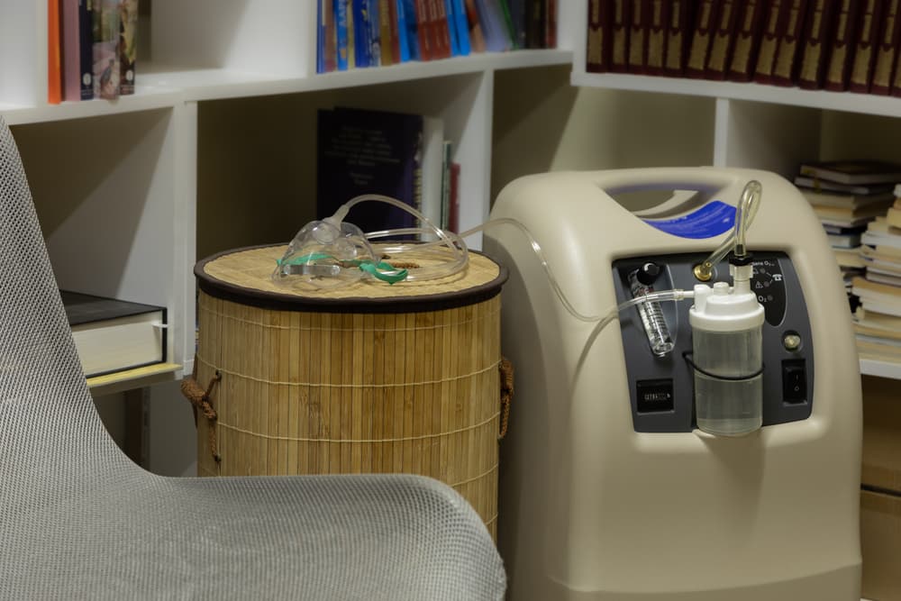 Oxygen Concentrators vs. Oxygen Tanks: Which is Right for You?
