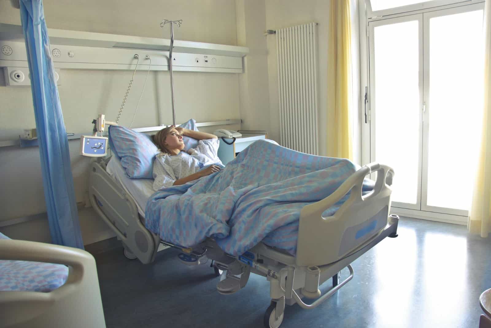 How To Choose The Right Hospital Bed Mattresses For Home Care
