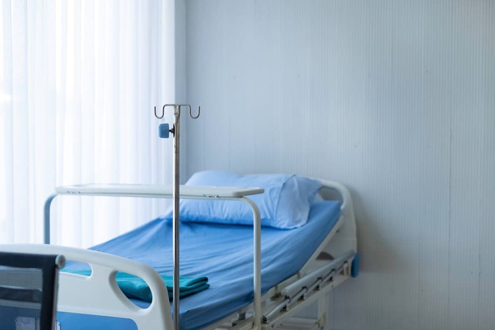 The Importance of Safety in Medical Beds: How Our Bed Protects Patients and Caregivers