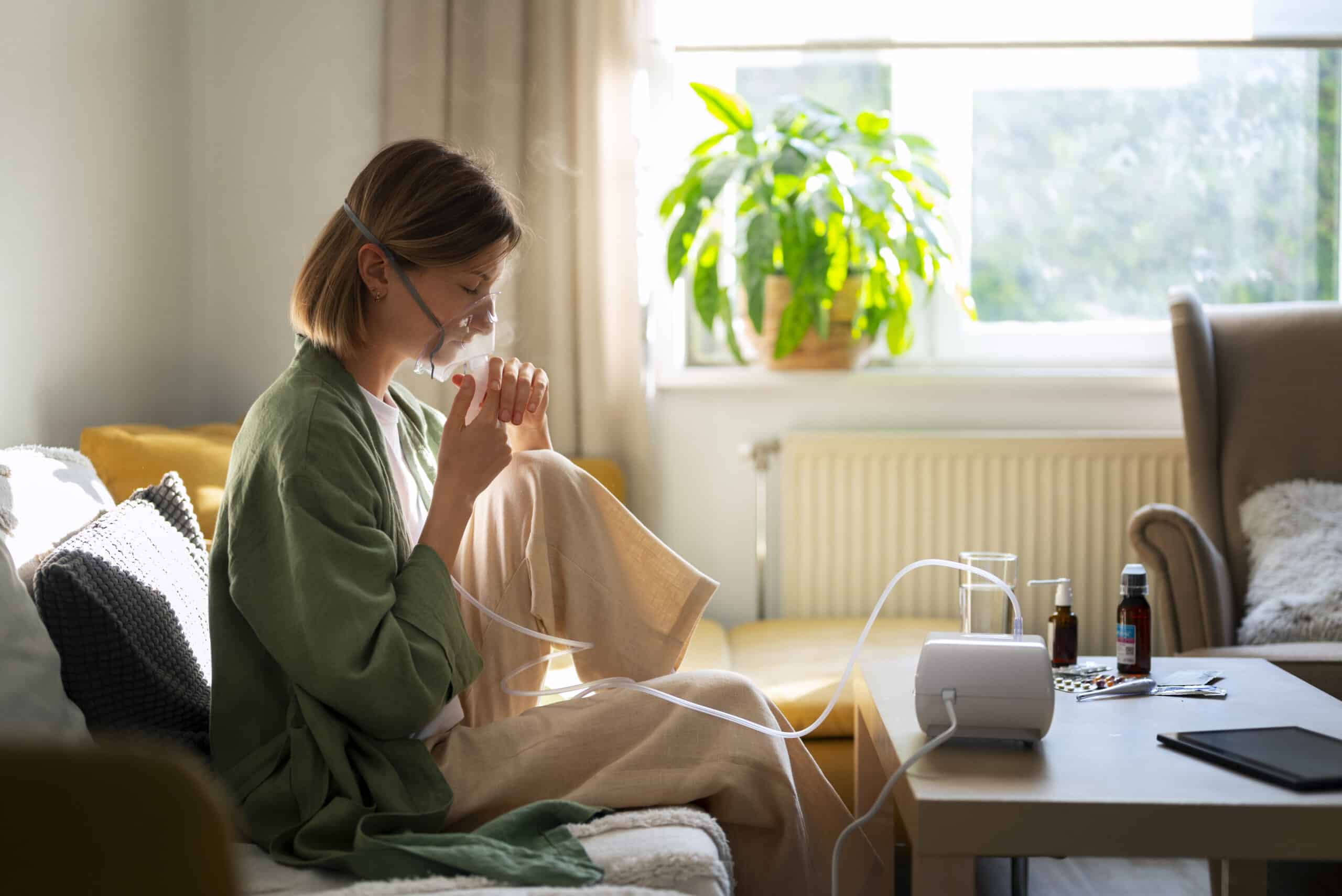 Portable vs. Home Oxygen Concentrators: A Guide for Active Patients in Pakistan